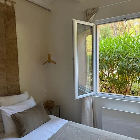 Apartman Window On Ramatuelle